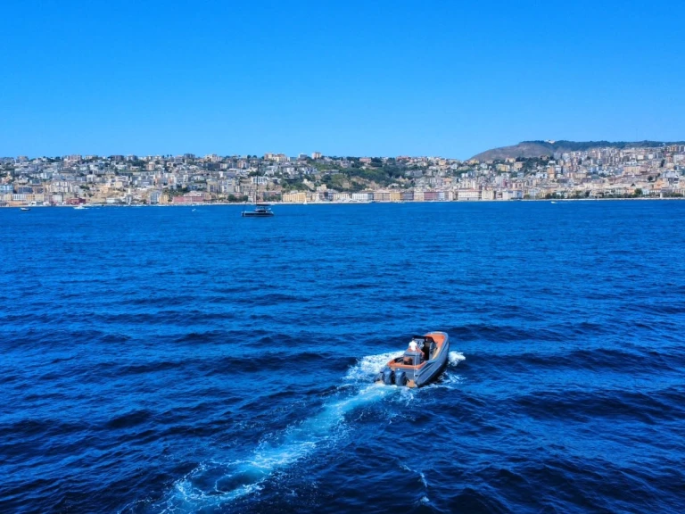 Gommone a noleggio a Napoli al miglior prezzo