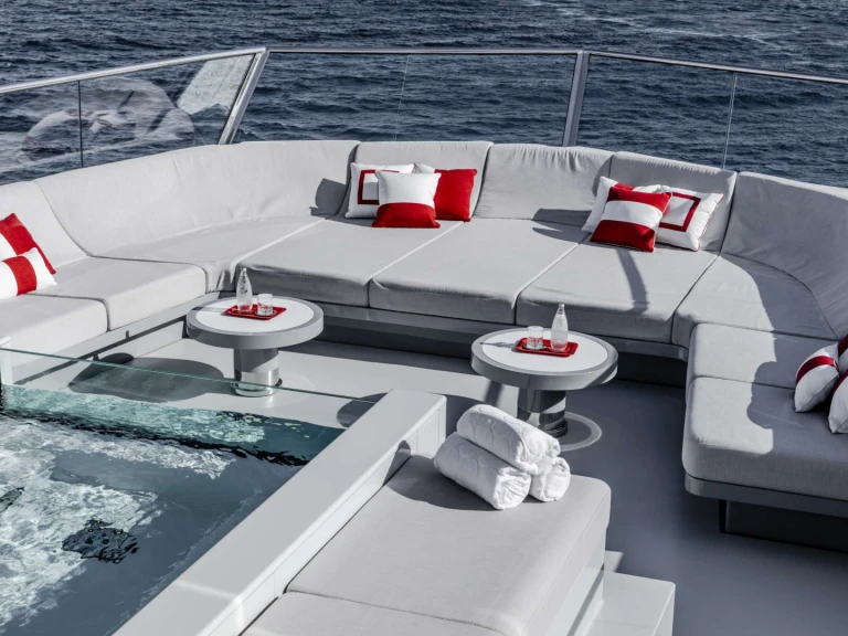 Noleggiare una Silent Yachts BOLD a Porto Cervo