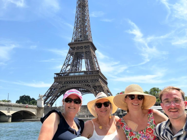 Noleggiare una monterrey Mercruser a Paris