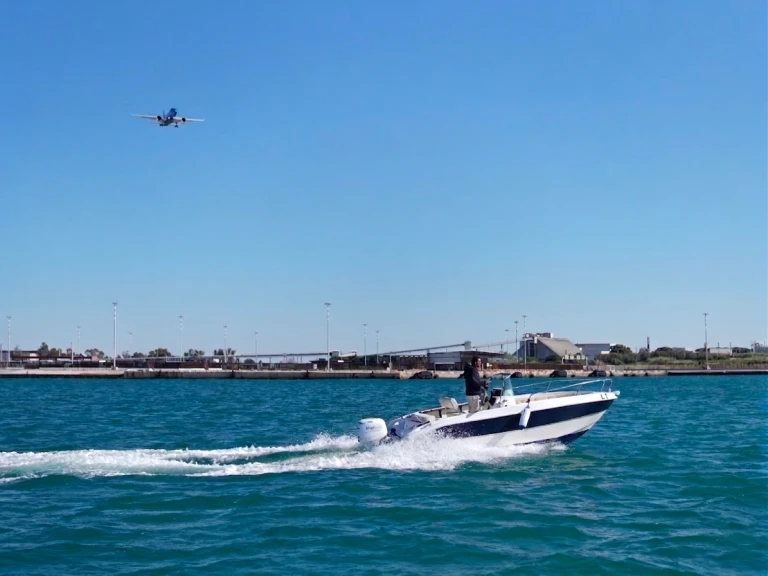 Noleggio Barca a motore Marea con patente nautica