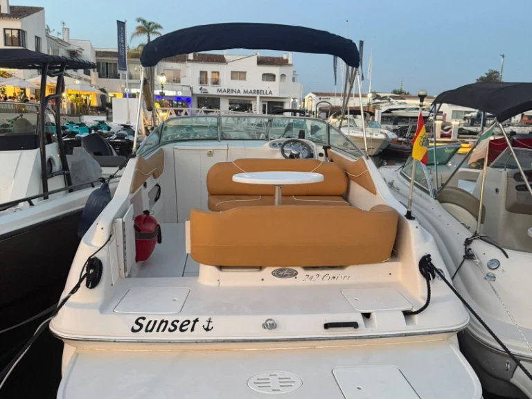 Noleggio a Marbella – Monterey 242 cruiser su SamBoat