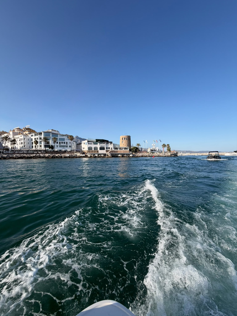 Noleggio Barca a motore con o senza skipper Monterey a Marbella