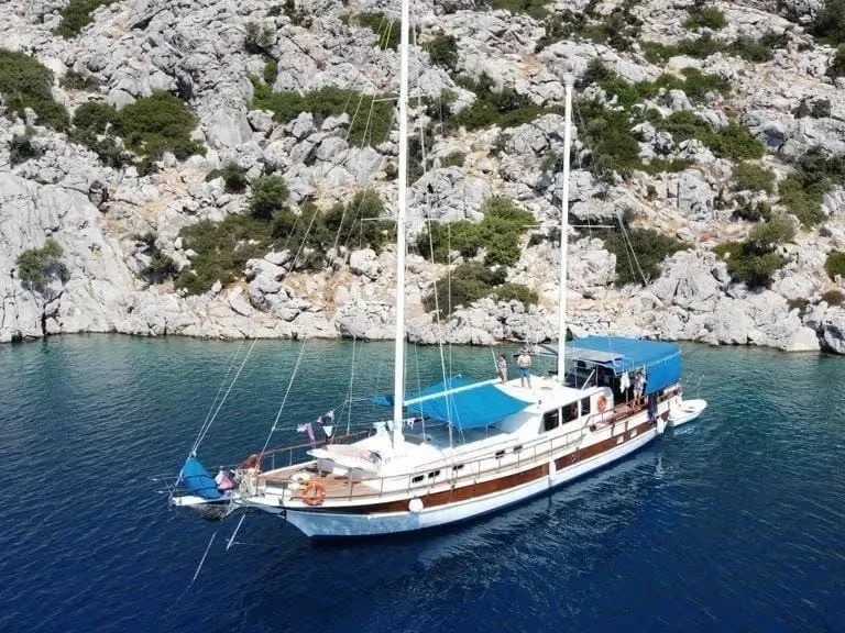 Noleggio Barca a vela Custom Made con patente nautica