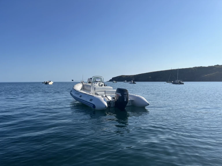 Noleggio barche Bombard Explorer 640 SB a Locmaria su Samboat