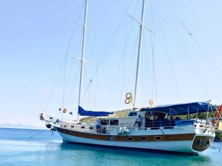 Noleggio Barca a vela Custom Made con patente nautica