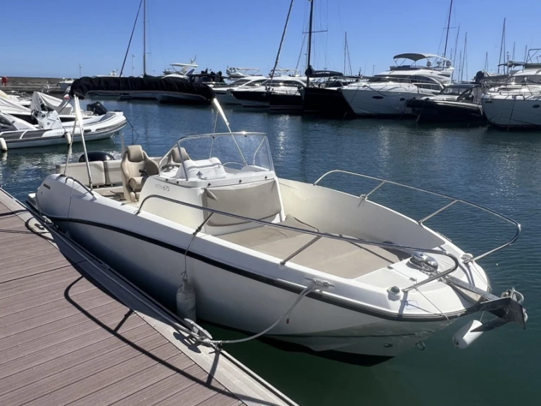 Noleggiare una Quicksilver Activ 675 Open a Marsiglia