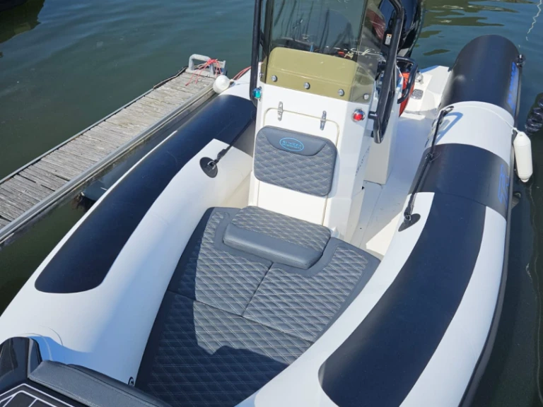 Noleggiare una 3D Tender TR54 a Pornichet