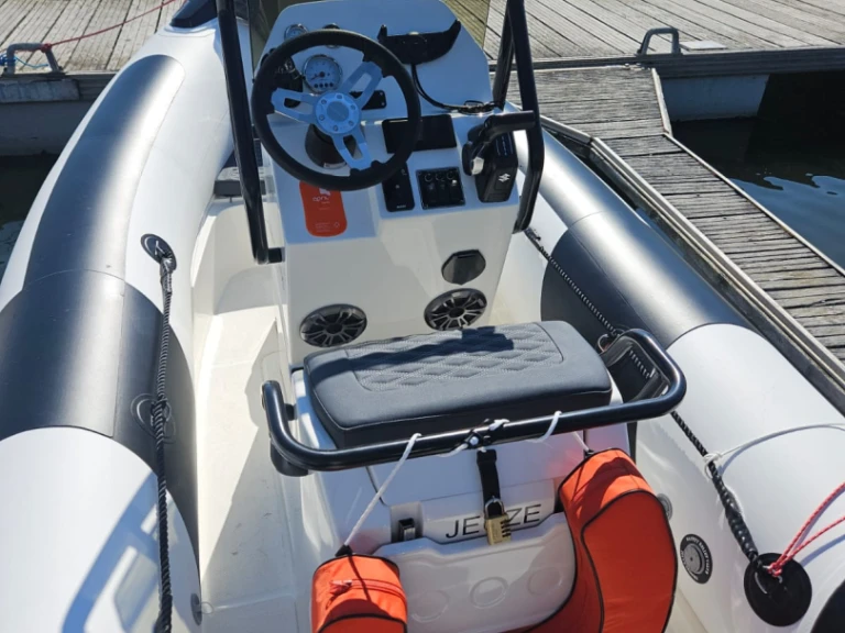 Noleggio Gommone a Pornichet – 3D Tender TR54