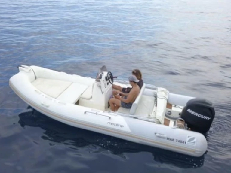 Noleggio Gommone con o senza skipper Medline a Francia