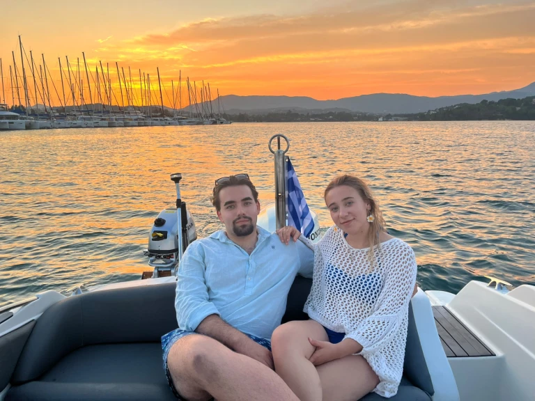 Noleggio Barca a motore a Gouviá – Poseidon 6.40