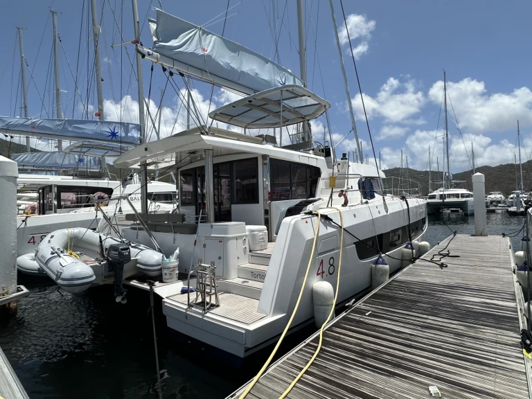 Noleggio Catamarano Bali con patente nautica