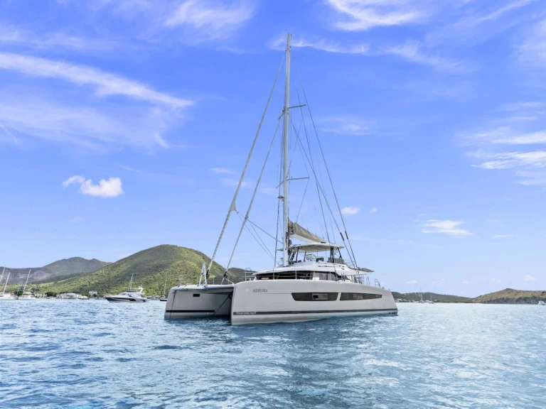 Noleggio Yacht di lusso Fountaine Pajot con patente nautica