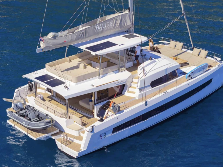 Yacht di lusso a noleggio a Il Pireo al miglior prezzo