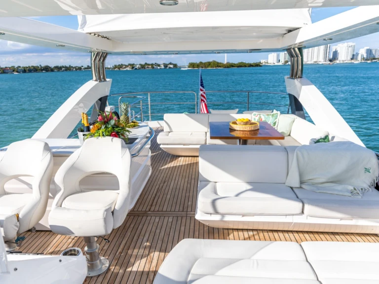 Noleggio Yacht di lusso con o senza skipper Sunseeker a Miami