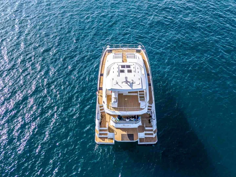 Noleggio Yacht di lusso Aquila con patente nautica
