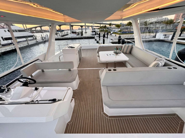 Noleggio Yacht di lusso Leopard con patente nautica