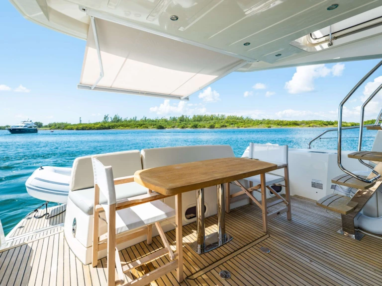 Prestige Yachts Molto Piaciuto da affittare a  Bahamas