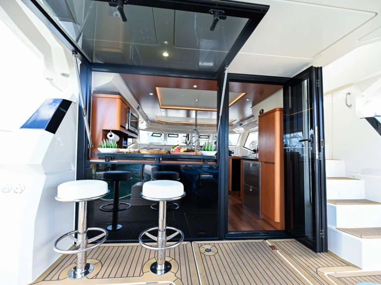 Noleggio Yacht di lusso Aquila con patente nautica
