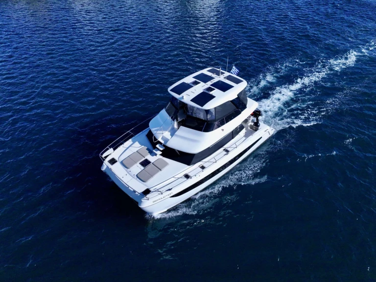 Noleggio Yacht di lusso Aquila con patente nautica