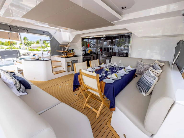 Yacht di lusso a noleggio a Road Town al miglior prezzo