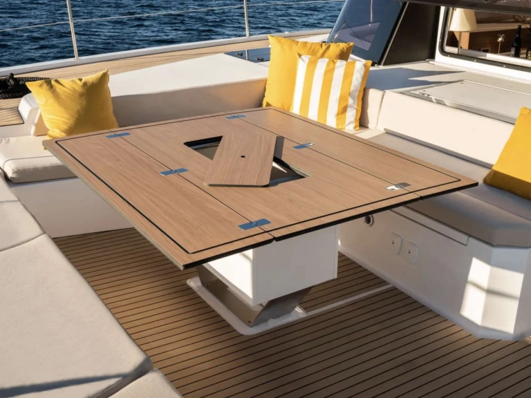 Noleggio Yacht di lusso con o senza skipper Bali a Il Pireo