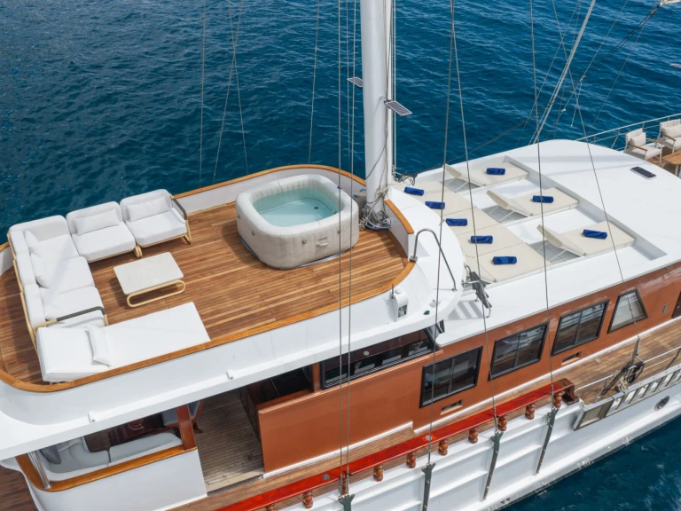 Noleggio barche Spalato economico Phoenix Bronze