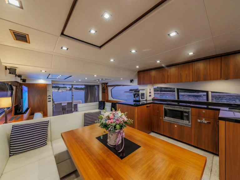 Noleggio Yacht di lusso con o senza skipper Sunseeker a Kaštel Lukšić