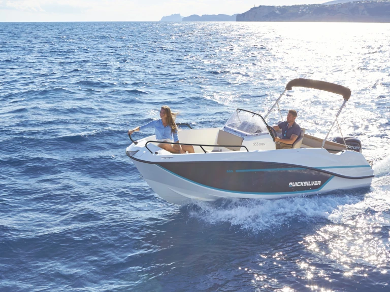 Noleggio Barca a motore con o senza skipper Quicksilver a Saint-Laurent-du-Var