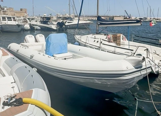 Noleggio Gommone a Bari – Sacs Strider 11