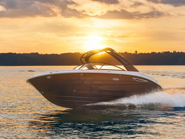 Noleggio Barca a motore Sea Ray con patente nautica