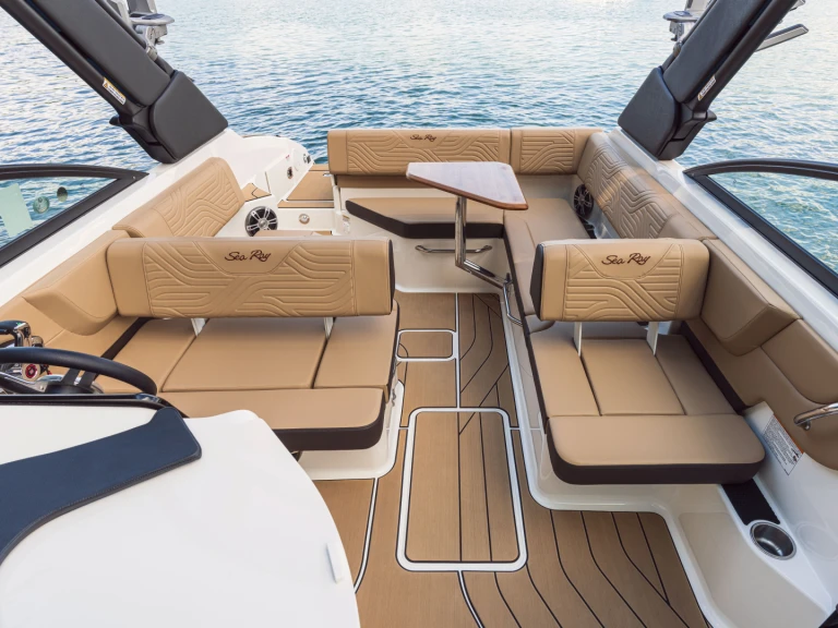 Noleggio barche Sea Ray  250 sdx a Port d'Arcachon su Samboat