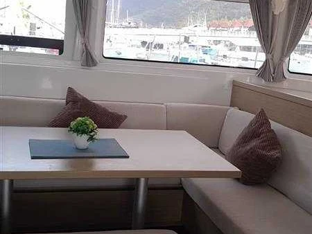Noleggio barche Eden Island economico Lagoon 46