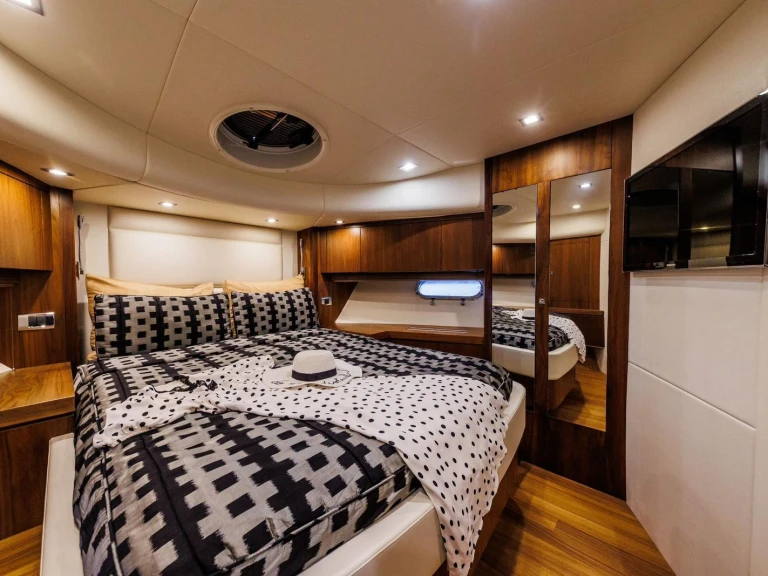 Noleggio Yacht di lusso con o senza skipper Sunseeker a Kaštel Lukšić