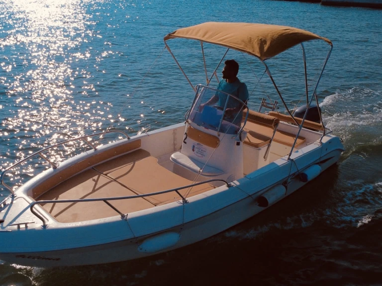 Noleggio Barca a motore Saver con patente nautica