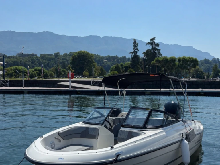Bayliner VR4OE da affittare a  Aix-les-Bains
