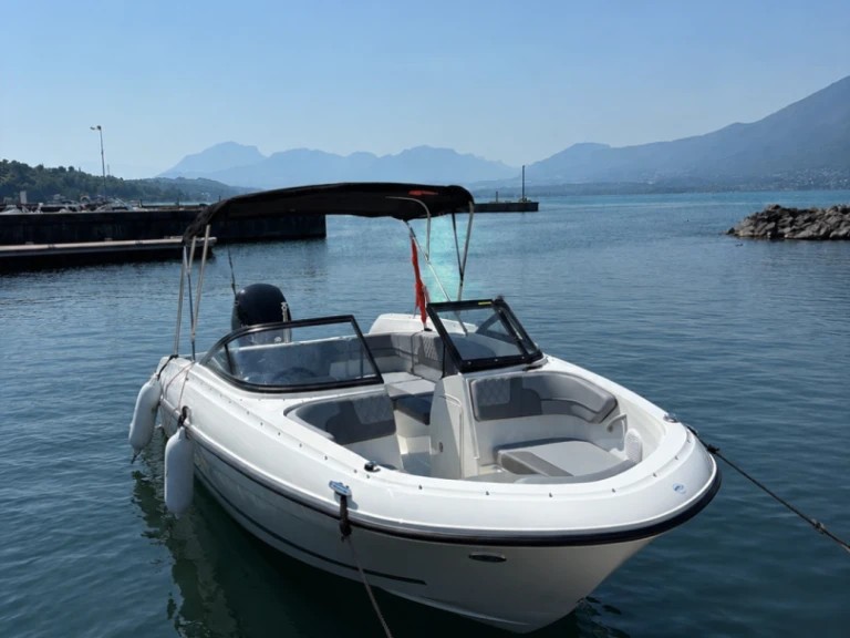 Noleggio a Aix-les-Bains – Bayliner VR4OE su SamBoat