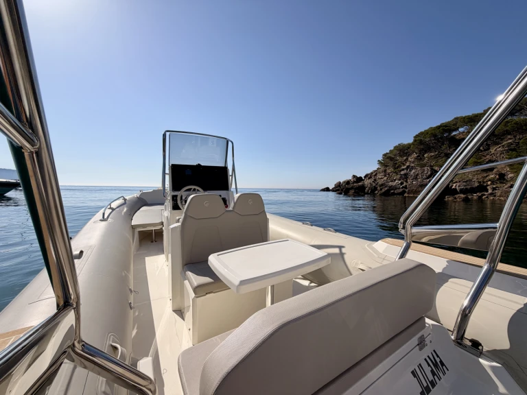 Noleggio Gommone a Roses – Capelli Tempest 650