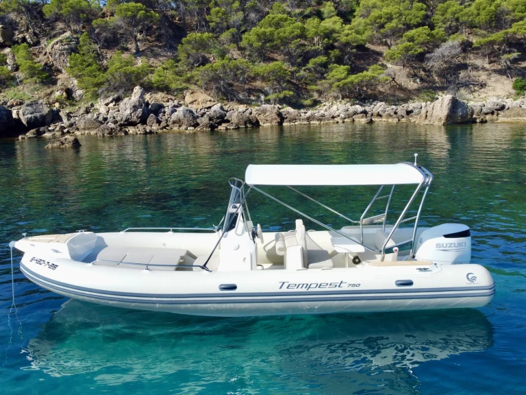 Noleggio barche Capelli Tempest 650 a Roses su Samboat