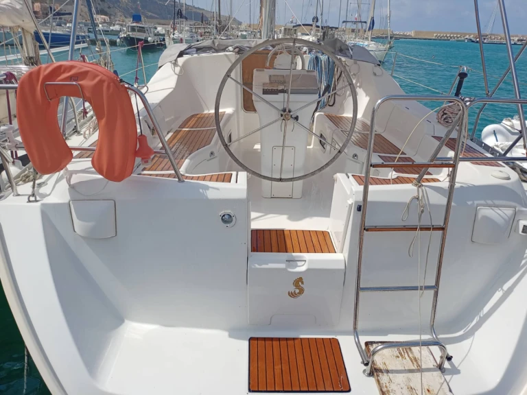 Bénéteau Oceanis 393 Clipper da affittare a  Castellammare del Golfo