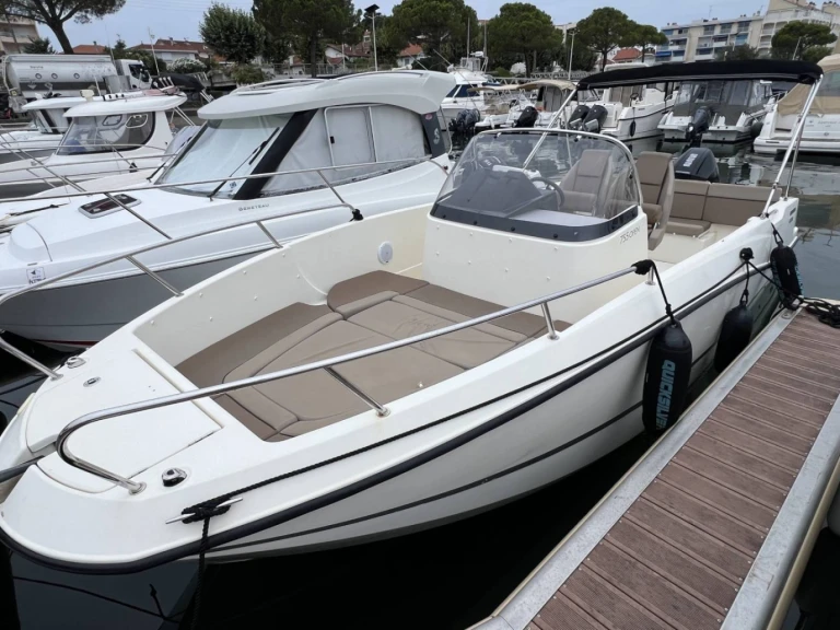 Quicksilver Activ 755 Open da affittare a  Mandelieu-la-Napoule