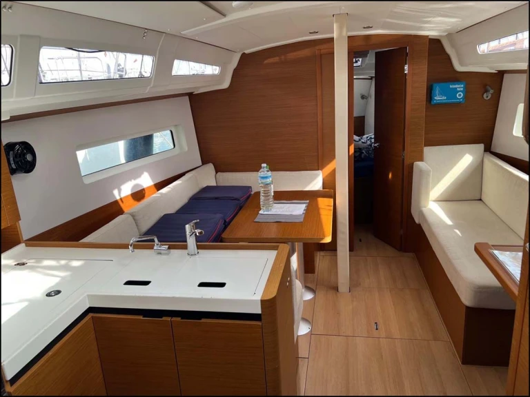 Noleggio Barca a vela a Gouviá – Jeanneau Sun Odyssey 380