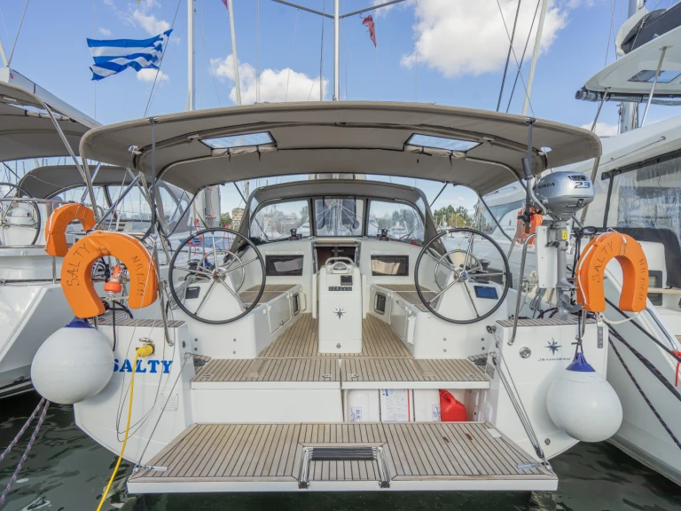 Noleggio Barca a vela Jeanneau con patente nautica