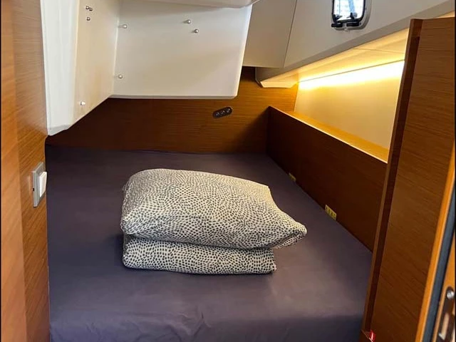 Noleggiare una Jeanneau Sun Odyssey 380 a Gouviá