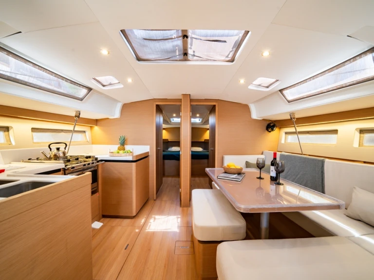 Noleggio barche Lávrio economico Sun Odyssey 490