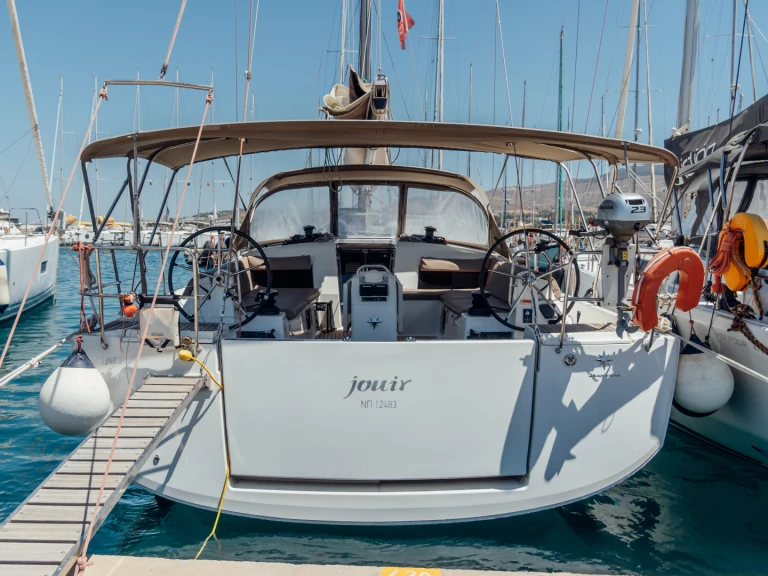 Noleggiare una Jeanneau Sun Odyssey 490 a Néa Péramos