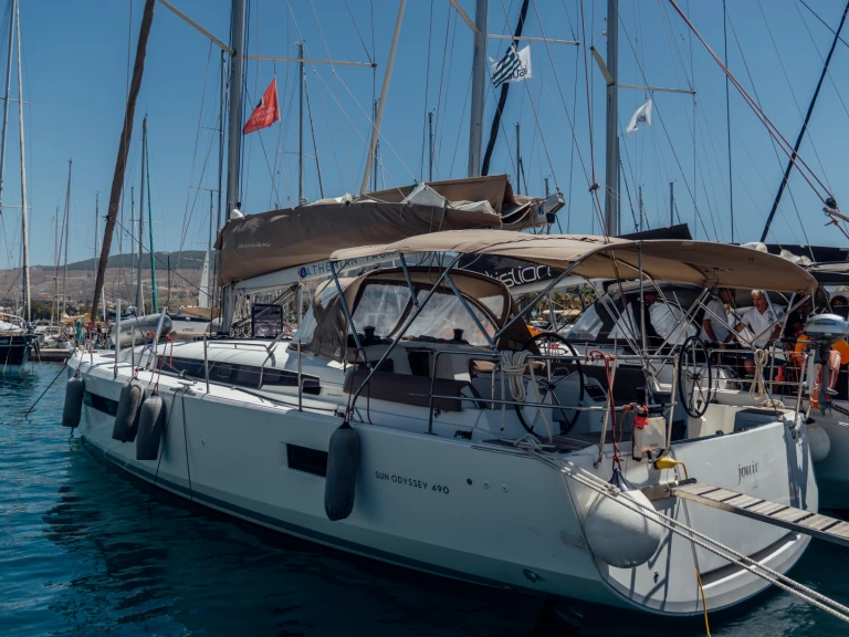 Noleggio barche Néa Péramos economico Sun Odyssey 490