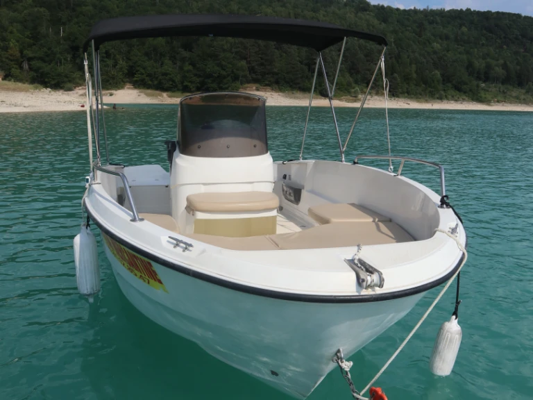 Noleggiare una Karnic 550 a Maisod