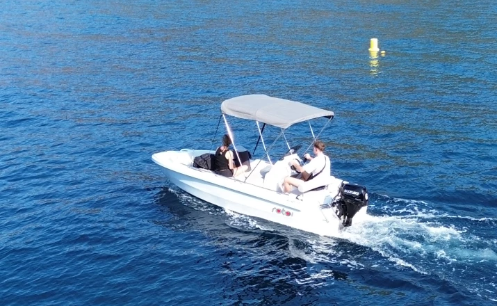 Noleggio Barca a motore ROTO con patente nautica