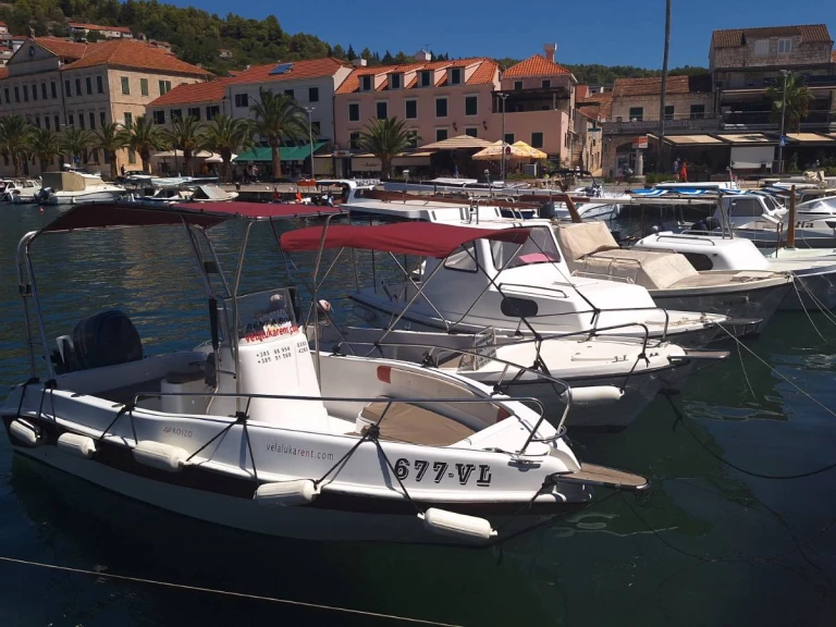 Noleggio Barca a motore a Vela Luka – fisherman bluemax 550