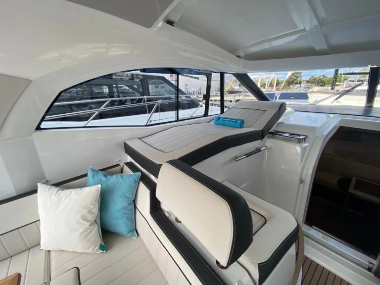 Noleggio barche Jeanneau Leader 36 a Port des Marines de Cogolin su Samboat